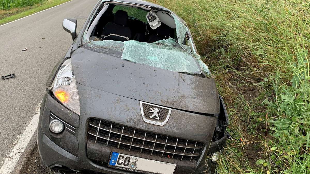 Nachbar-Regionen: Aus Auto geschleudert: 40-Jähriger stirbt bei Unfall
