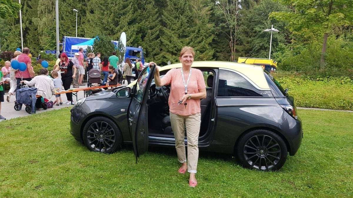 Thüringen: Karin Nowak aus Suhl gewinnt Opel bei unserem Leserfest