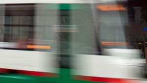 Straßenbahn erfasst 78-jährige Fußgängerin in Erfurt