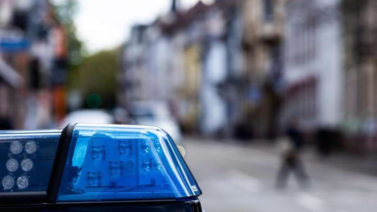 Mit einem E-Scooter: 22-Jährige fährt benebelt zur Polizei