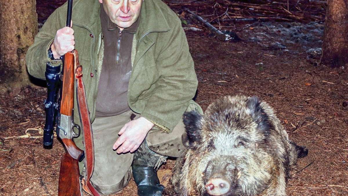 Stadtsteinach: Frankenwald: 140 Kilo schweres Wildschwein vor der Flinte