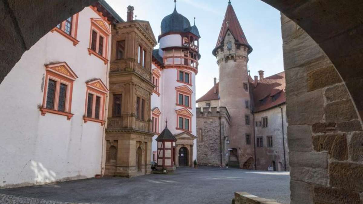 Hildburghausen: Deutsches Burgenmuseum stellt Sprichwörter nach und lädt zum mitraten