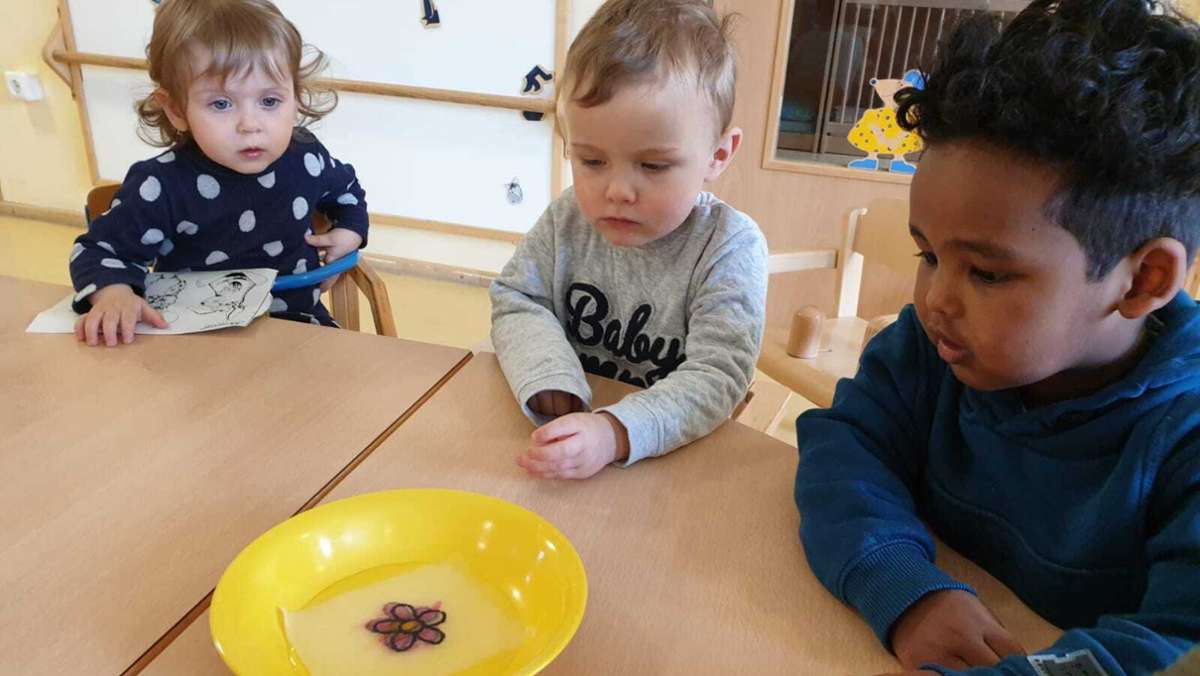 Sonneberger Kindergarten startet Experimente: Farbenzauber im „Märchenland“