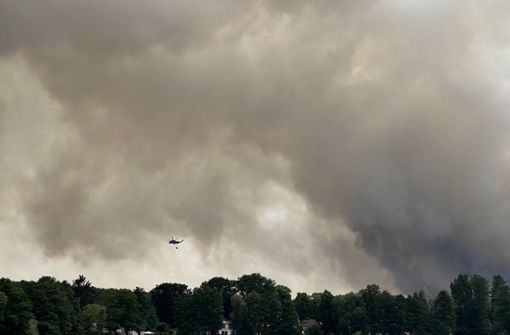 Eine Rauchwolke bei dem Brand in Brandenburg im Juni 2022. Foto: dpa/Stephanie Pilick
