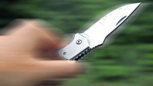 30-Jähriger zückt Messer 
