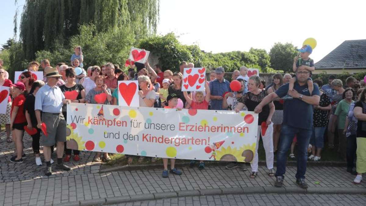 Thüringen: Eltern solidarisieren sich mit suspendierten Erzieherinnen