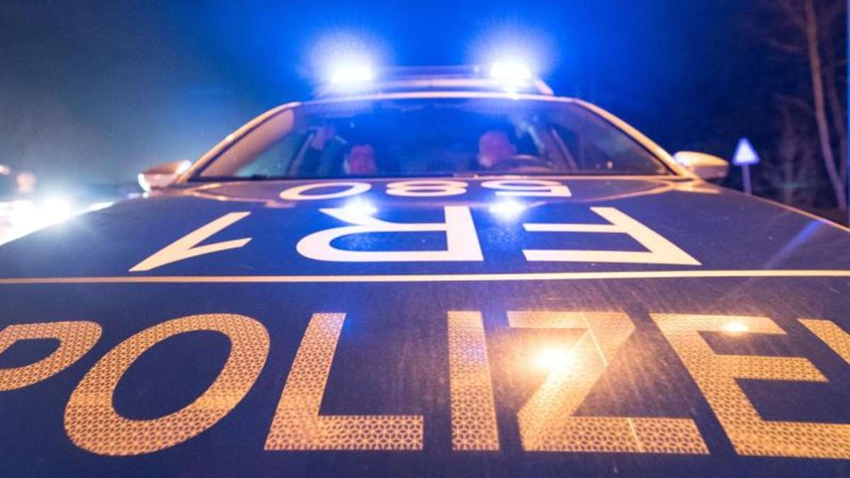 Thüringen: Mann von Auto erfasst: Tödlicher Unfall am Neujahrsmorgen