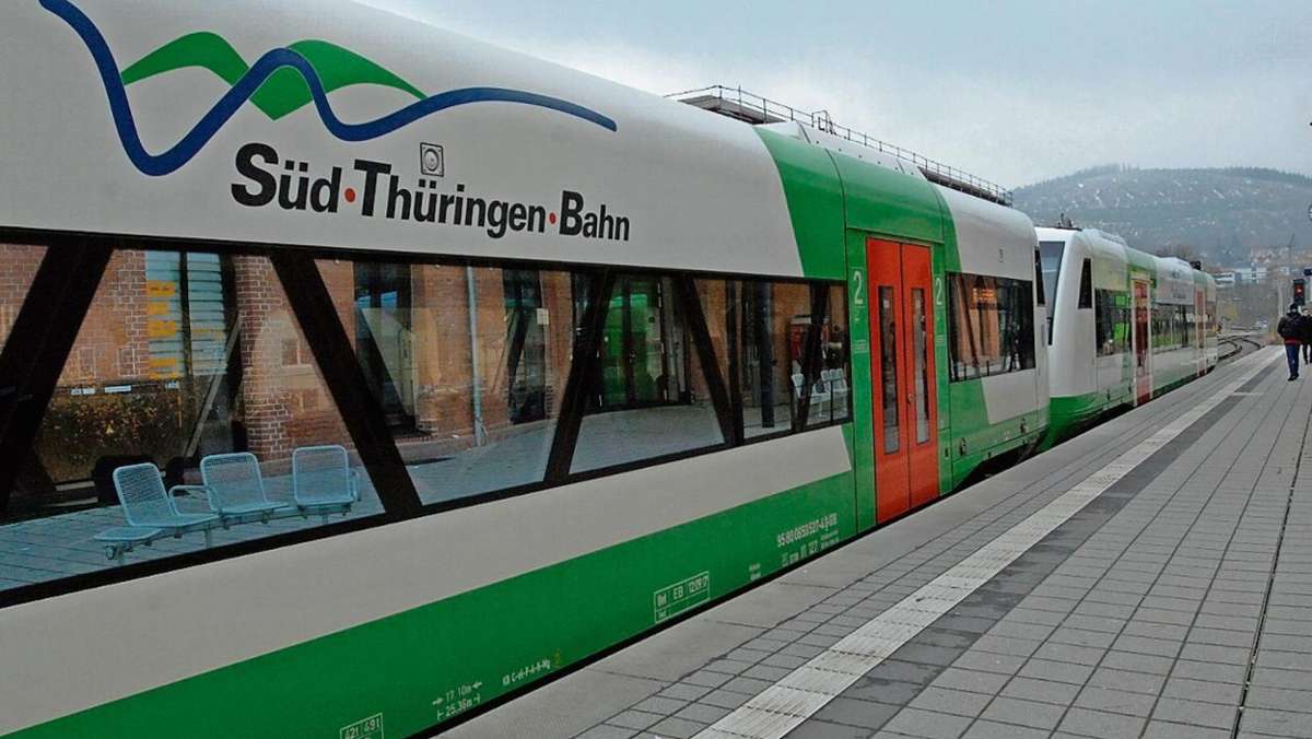 Thüringen: Brand in Regionalzug legt Bahnverkehr bei Arnstadt lahm