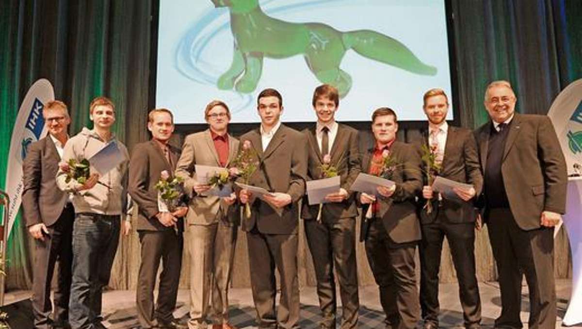 Ilmenau: Gläserne Vierbeiner für die Besten im Beruf