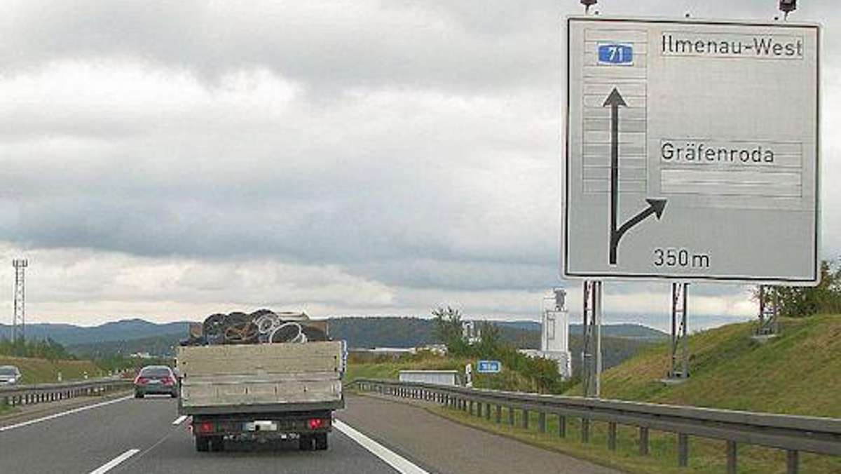 Thüringen: Hoffnungslos überladen: Laster platzt auf A 71 fast aus allen Nähten