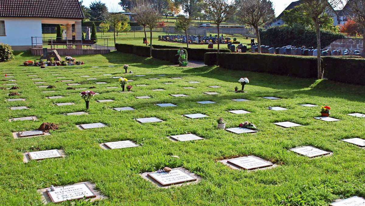Friedhof Schwallungen: Neue Form der Steine  soll Ärger beenden