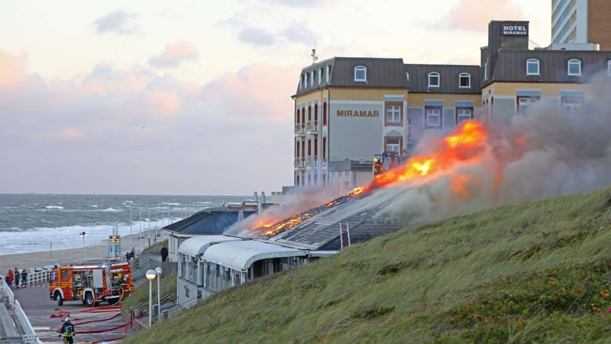 Westerland auf Sylt: Strandrestaurant brennt vollständig nieder