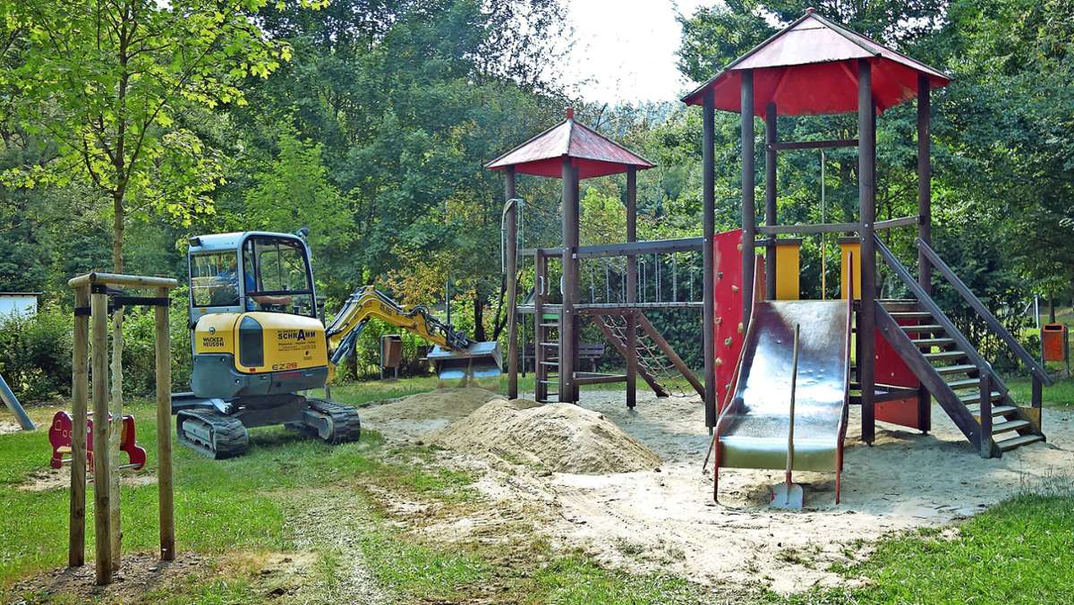 Für die Sicherheit: Neuer Sand für Spielplatz