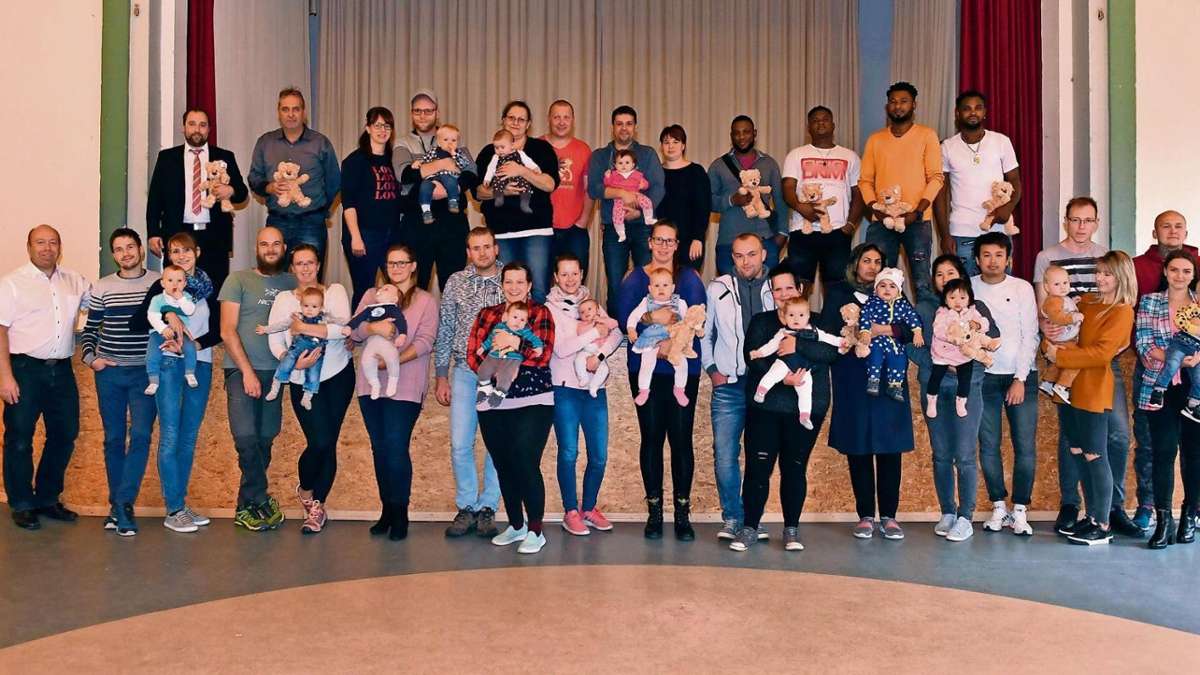 Hildburghausen: Begrüßungsfeier mit Begrüßungsgeld für den Nachwuchs im Schleusegrund