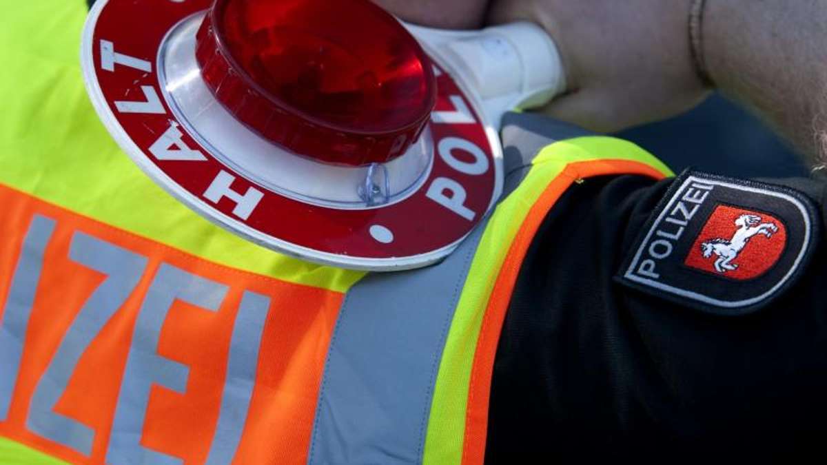 Thüringen: Nach Verkehrskontrolle baut Polizist selbst Unfall und wird verletzt