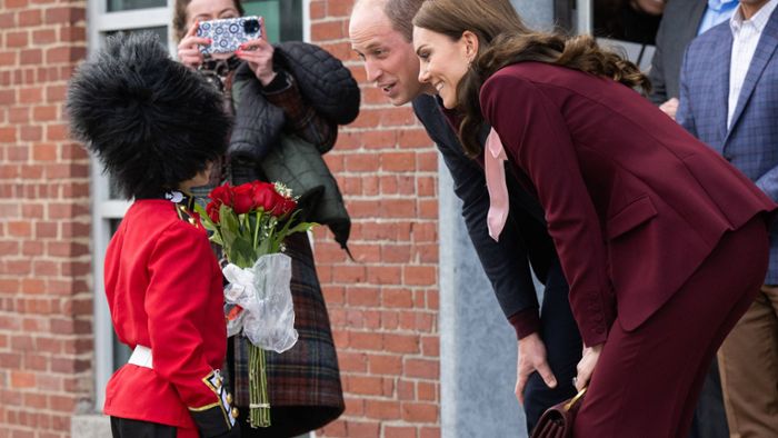 Royals in den USA: Kate trägt Burgund in Boston