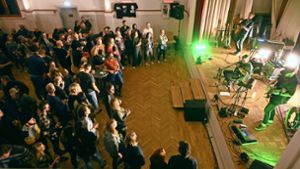 Konzertabend in Veilsdorf: Bands rocken: 95-jährige  schaut zu