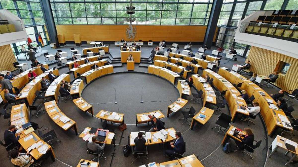 Thüringen: Stasi-Verdacht im Landtag: Landesbeauftragter weist auf Grauzonen hin