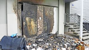 Brand am Hochhaus: Feuerteufel wütet weiter: Wieder brennen Keller