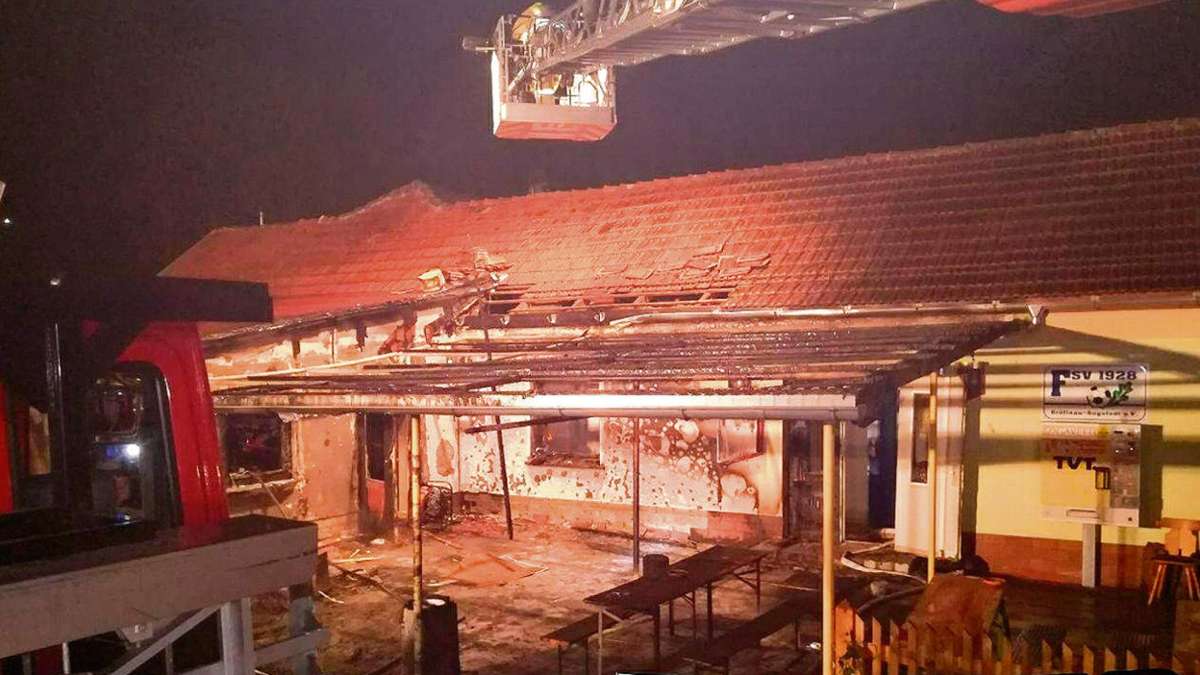 Ilmenau: Gräfinau-Angstedt: Veranda-Dach ging in Flammen auf