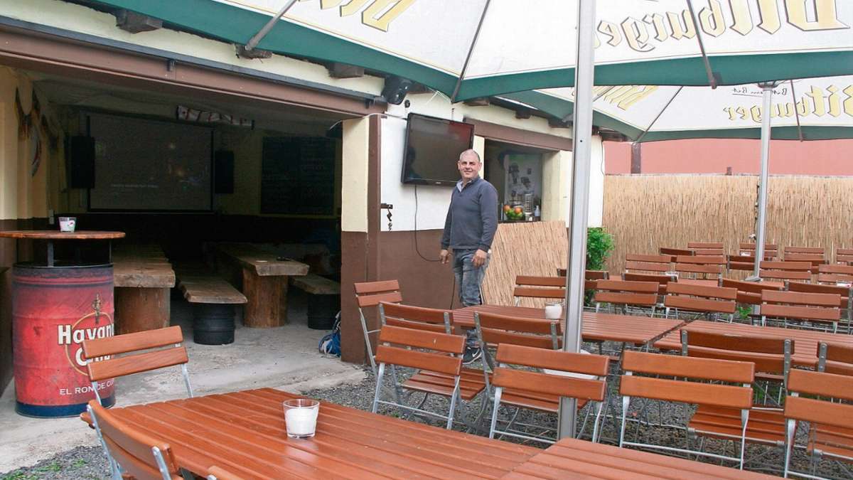 Ilmenau: Public Viewing: Nur ein Zelt und ein Biergarten