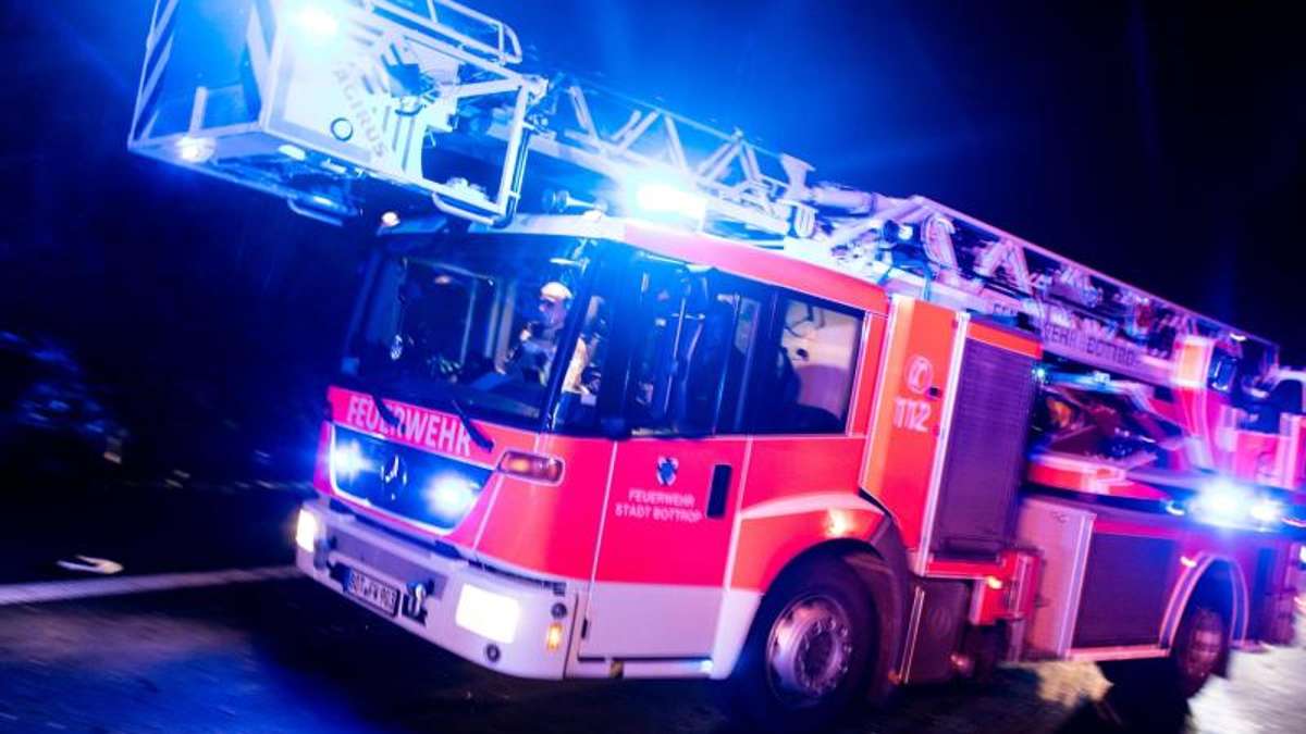 Ilmenau: Leerstehendes Gebäude fängt Feuer:  Verdacht der Brandstiftung