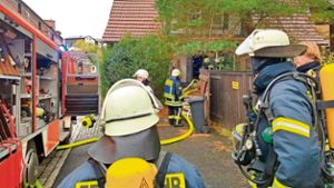 Schornstein-Brand macht Haus zunächst unbewohnbar