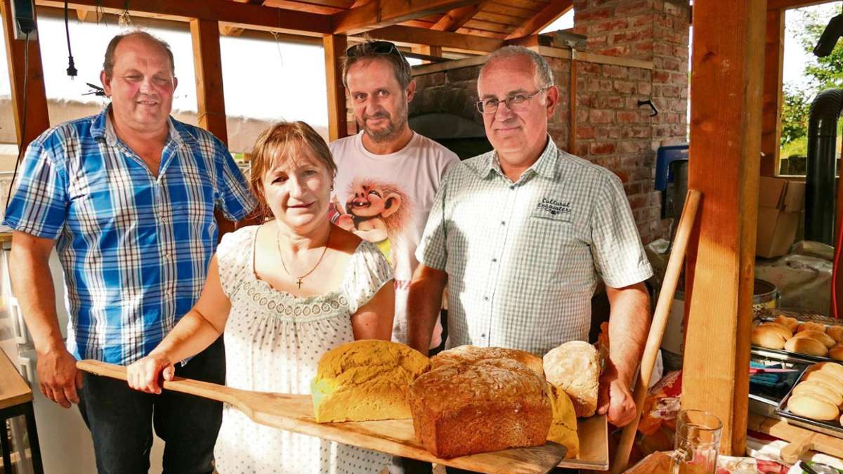 Ilmenau: Frisch gebackenes Brot zum Kirchenfest in Heyda