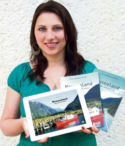 Sarah Nickel präsentiert auf der Frankfurter Buchmesse ihre selbst entwickelten E-Books. Quelle: Unbekannt