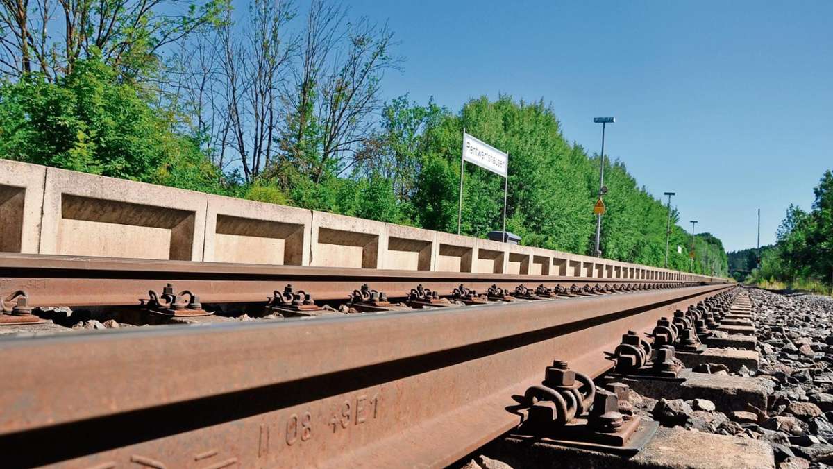 Rentwertshausen/Bibra: Bahn erneuert Gleise bei Rentwertshausen