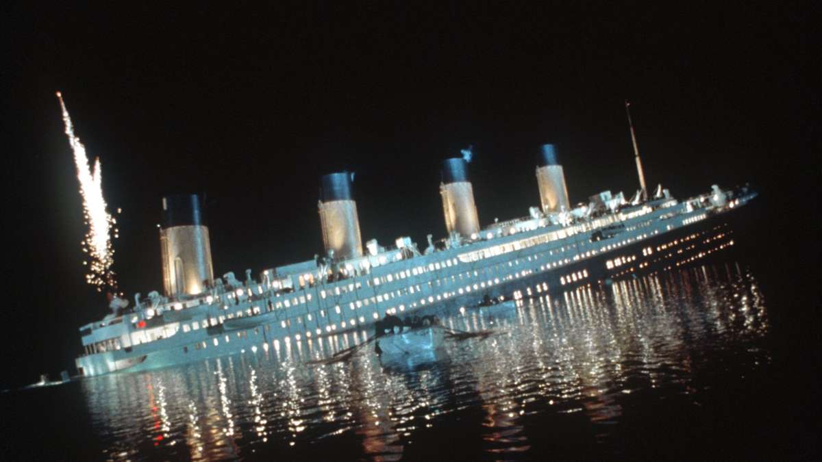 Filmklassiker: Titanic-Holzplatte für hohe Summe versteigert