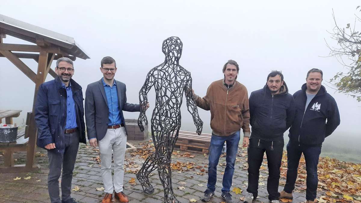 Natur-Kunst-Blicke: Erste Skulptur am Panoramaring Frauenwald