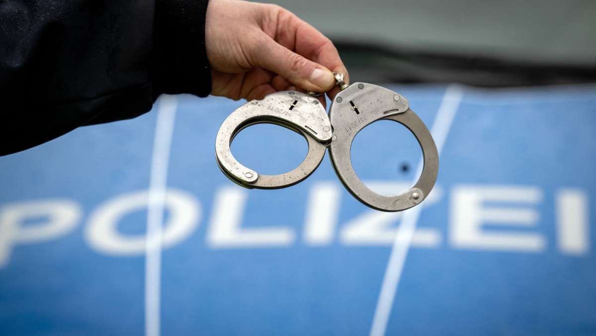 Landtag: Polizeigesetze regeln Bußgelder und Überwachung neu