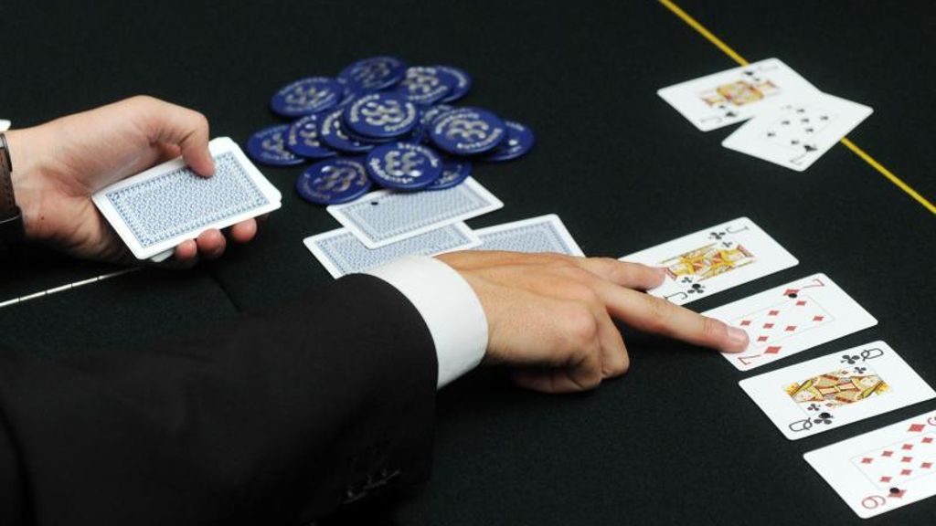 Mensch gegen Maschine: Software besiegt erstmals fünf Poker-Profis gleichzeitig