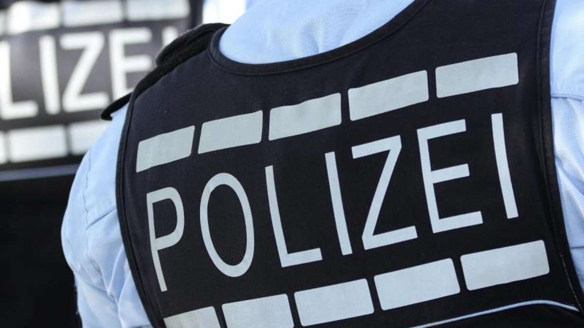 Thüringen: 15-Jähriger pinkelt an Wand und schlägt nach Beamten