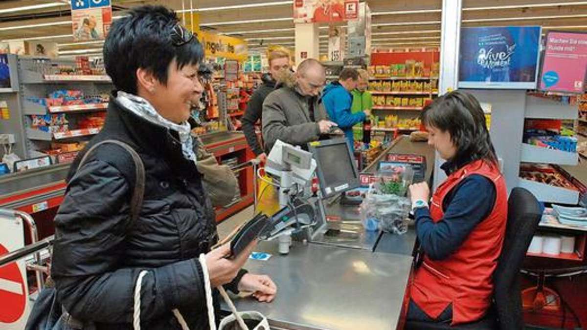 Ilmenau: Ilmenauer Supermarkt nimmt fünfstelligen D-Mark-Betrag ein