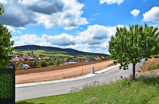 Die neue Straße Panoramaweg im Wohngebiet in Jüchsen. Foto: Tino Hencl