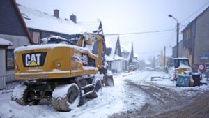Straßenbau: Schnee legt Baustellen lahm