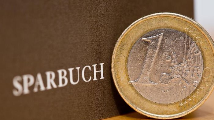 Umfrage: Deutsche Verbraucher denken wieder öfter ans Sparen