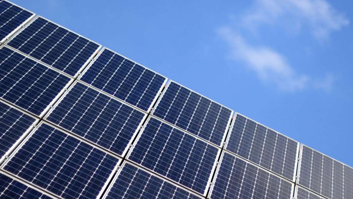 Solarzellen - Symbolfoto Foto: Daniel Reinhardt/dpa