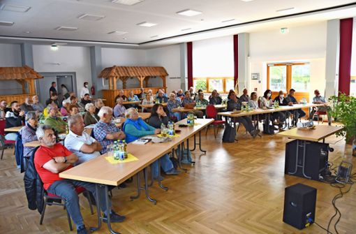 Knapp 70 Teilnehmer fanden sich zum 26. Kreisheimattag am Samstag in der Parkhalle Nordheim ein. Foto: Tino  Hencl