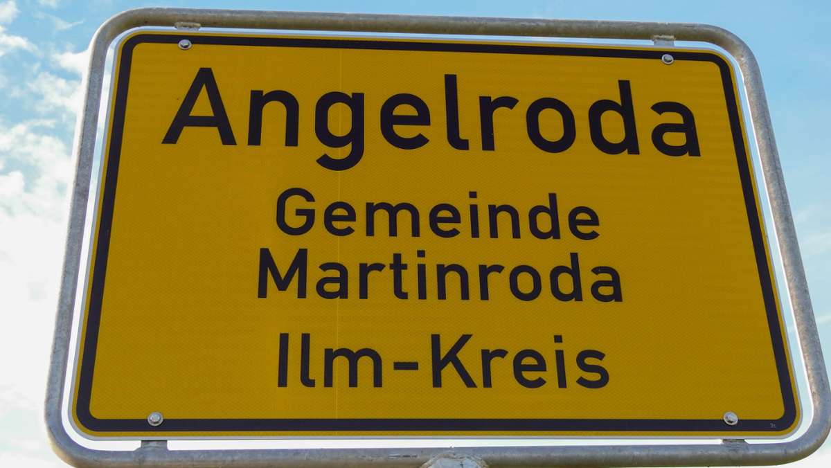 Brand in Angelroda: Gartenhütte in  Angelroda ist abgebrannt