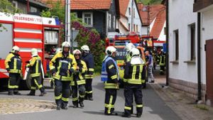 Alarm: Statt Schornstein qualmt das Dach