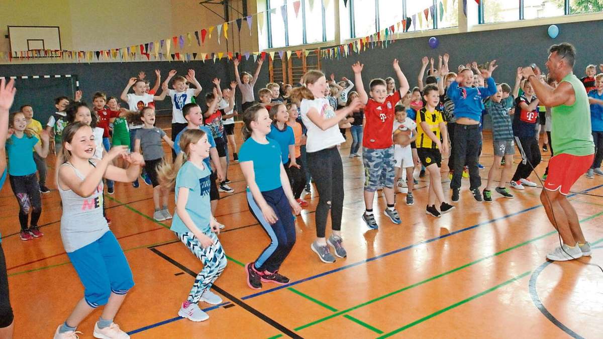 Ilmenau: Große Tanzparty in Geschwenda