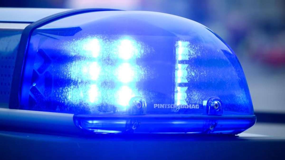 Ilmenau: Auto überschlägt sich: Betrunkener verursacht Unfall mit drei Kindern im Wagen