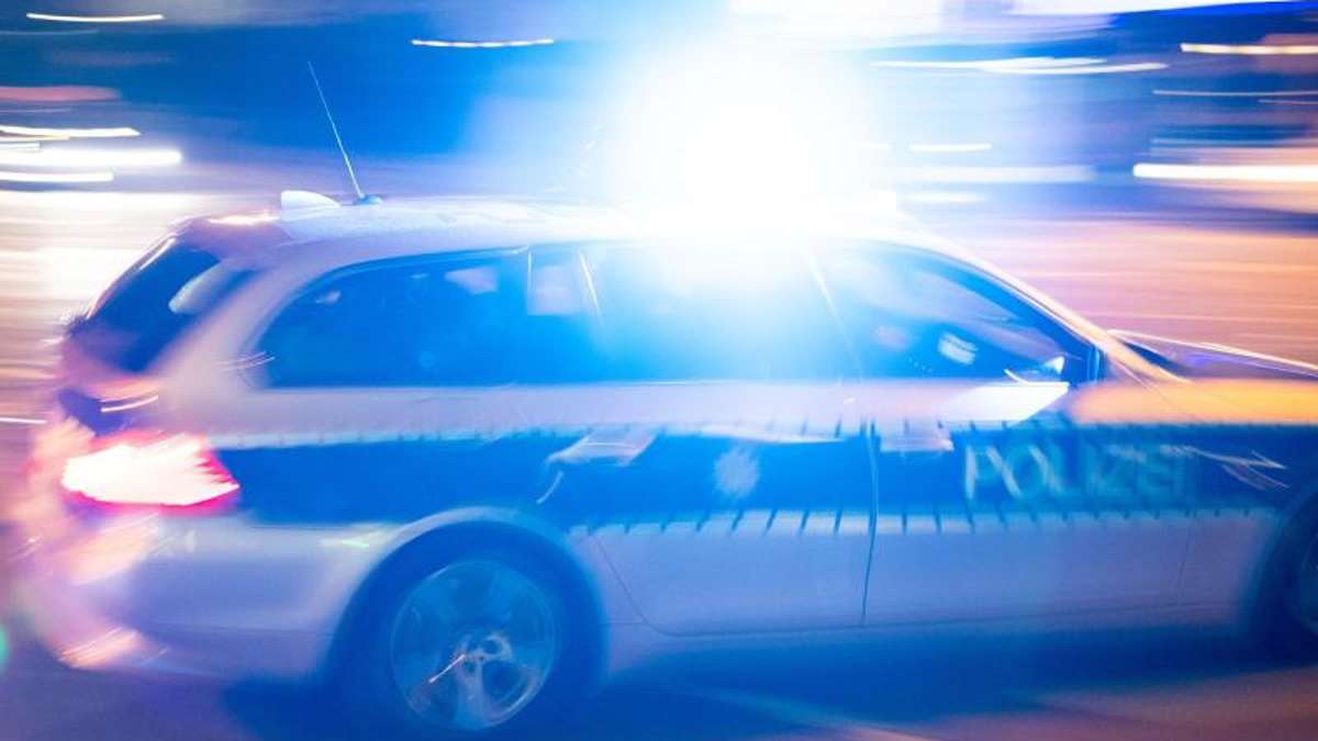 Hildburghausen: Auf Streifenwagen aufgefahren: Polizei gleich vor Ort