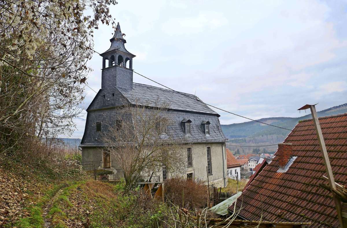Die Kapelle St. Sigismund/Maria Königin in Plaue ging aus einer Versteigerungsauktion 2011 in den Besitz der „HIOB Stiftung SCHOP“ über und bekam damit ihre Zukunft geschenkt. Foto: Karl-Heinz Veit.
