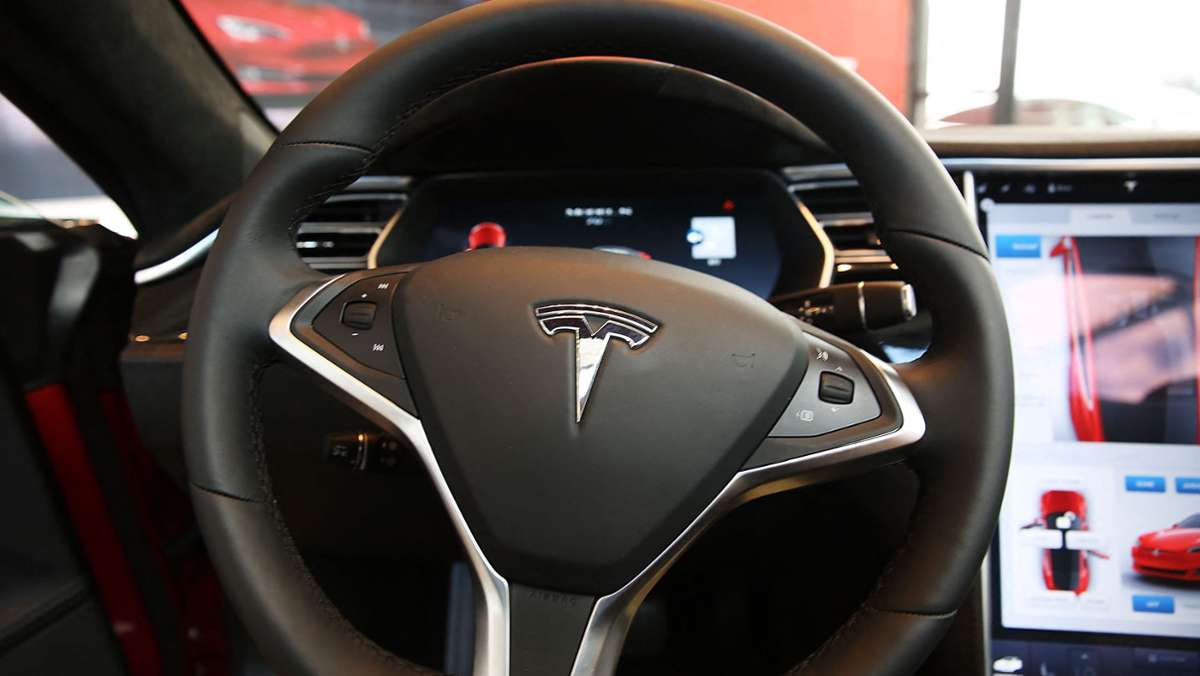 US-Behörde leitet Untersuchung ein: Lenkrad von Tesla fällt während der Fahrt ab