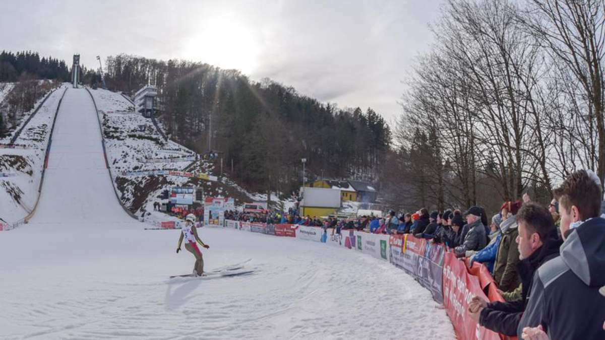 Skispringen, Continental Cup: Es wird gesprungen, gefeiert und gestaunt