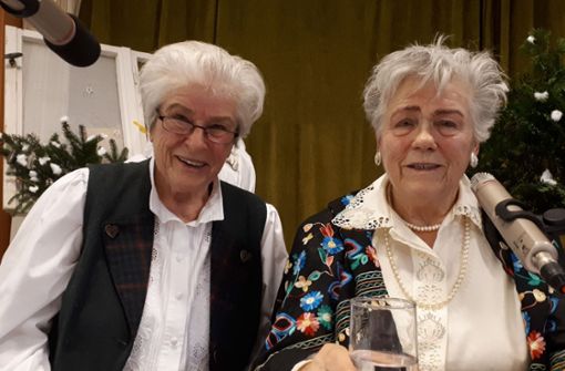 Hannelore Wölkner (links) mit ihrer Schwester  Ursula Grammlich. Foto: Gisela Kaiser
